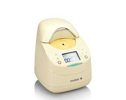 The Calesca Warming and Thawing Device from Medela.