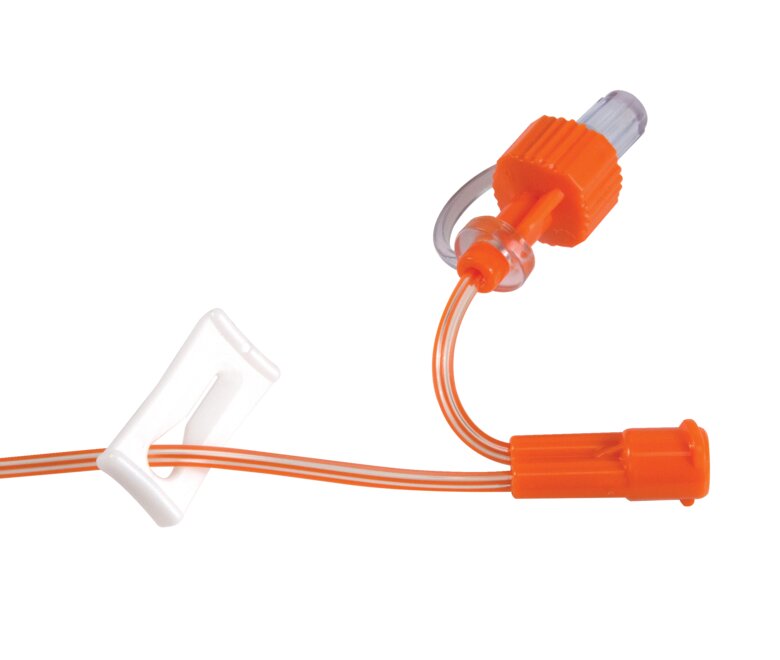 An optional Y-port on Medela extension sets with ENFit® connectors.