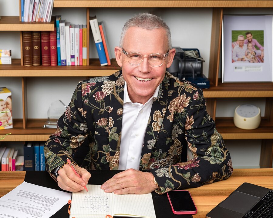 Een foto van Michael Larsson, voorzitter van de Raad van Bestuur van Medela.